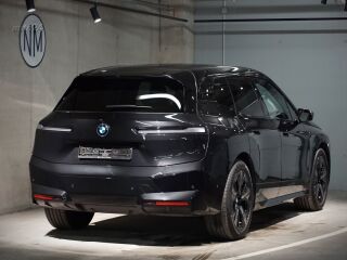 BMW iX xDrive 40 Sports Package xDrive 240кВ