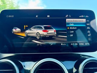 Mercedes-Benz C 220 2.0 143kW