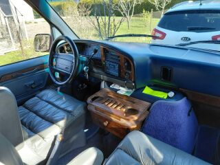 Ford Econoline 5.8 149kW
