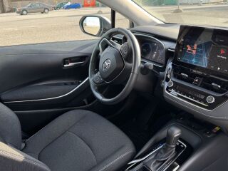 Toyota Corolla Active Plus + Comfort pakett 1.8 72kW