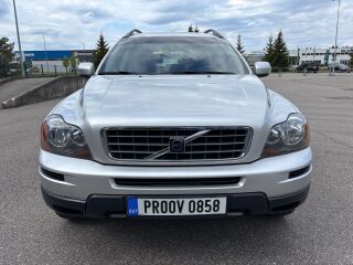 Volvo XC90 Momentum AWD 2.4 R5 D5 136kW