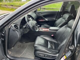 Lexus IS 250 2.5 V6 153kW