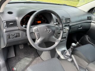 Toyota Avensis LINEA SOL 2.2 D-4D D-CAT