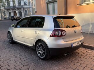 Volkswagen Golf GTI 2.0 147kW