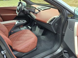 BMW iX xDrive 40 Sportpakett 240kW