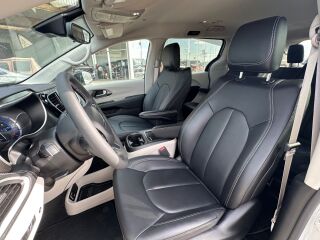 Chrysler Pacifica Select NEW 3.6 V6 Pentastar 162kW