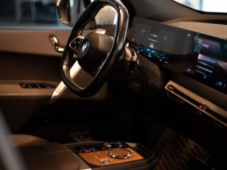 BMW iX xDrive 40 102кВ