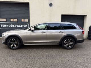 Volvo V90 Cross Country Intelli Safe Pro AWD Luxury MY22 2.0 B5 KERS MILD Kerghübriid 183kW