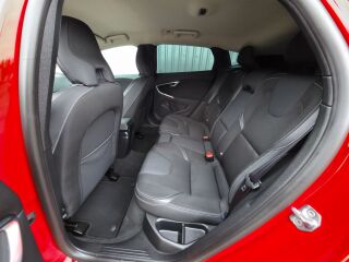 Volvo V40 Luxury Passion Red Solid 2.0 D3 110kW