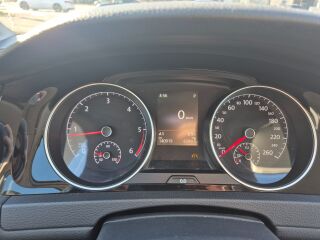 Volkswagen Golf CUP 1.6 81kW