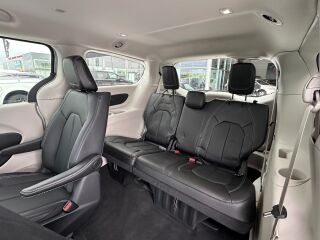 Chrysler Pacifica Select NEW 3.6 V6 Pentastar 162kW