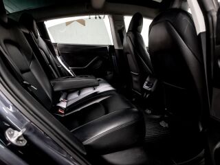Tesla Model 3 Standard Range+ FSD 239kW