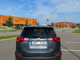 Toyota RAV4 2.0 111kW