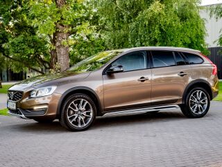 Volvo V60 Cross Country Summum 2.0 110кВ