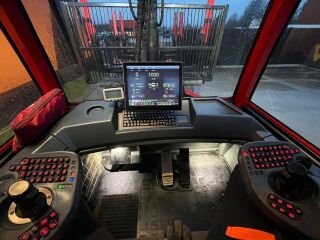 Komatsu 895 8x8 210kW