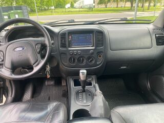 Ford Maverick 3.0 V6 149kW