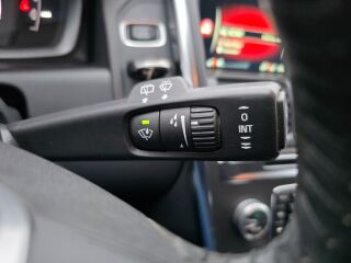 Volvo XC60 Momentum Onyx Black 2.0 D4 140кВ