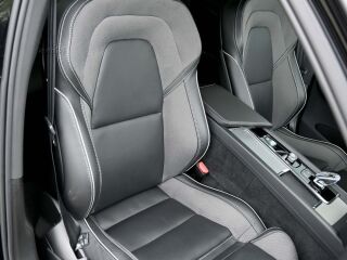 Volvo XC60 AWD T6 H&K BLACK EDITION XENIUM INTELLI PRO 2.0 T6 Plug-in LONG RANGE 293kW