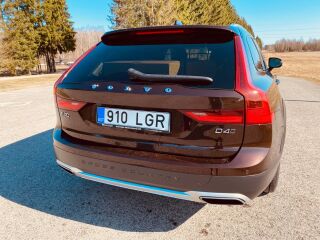 Volvo V90 Cross Country D4 2.0 140kW
