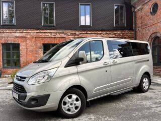 Ford Tourneo Custom Long family 2.0 125kW