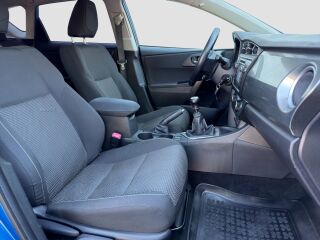 Toyota Auris 1.6 97кВ