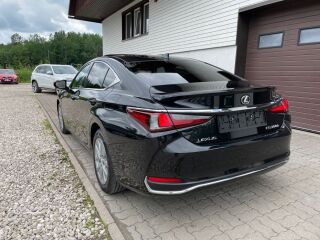 Lexus ES 300h 131kW