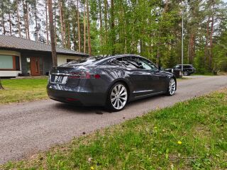 Tesla Model S 75D 386kw 158kW