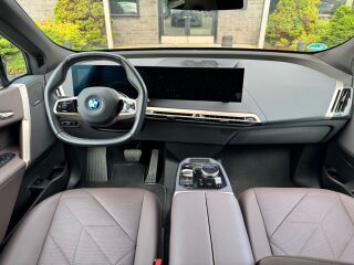 BMW iX xDrive 40 xDrive 40 Sportpakett 240кВ