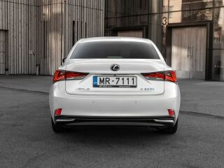Lexus IS 300h 2.5 133kW