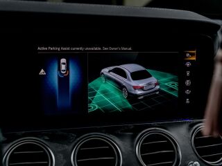 Mercedes-Benz E 220 AMG 2.0 143kW