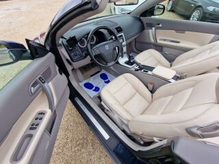 Volvo C70 FACELIFT MOMENTUM CABRIO 2.0 110кВ