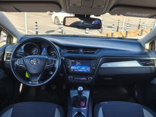 Toyota Avensis 2.0 105kW