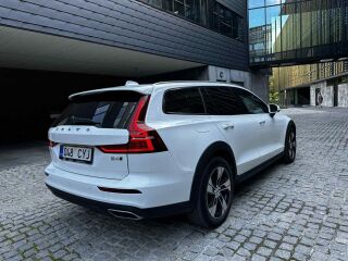 Volvo V60 Cross Country 2.0 145кВ