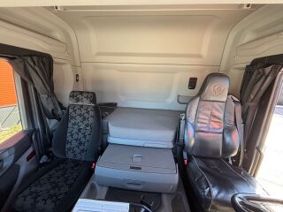 Scania G450 6x2*4 331кВ