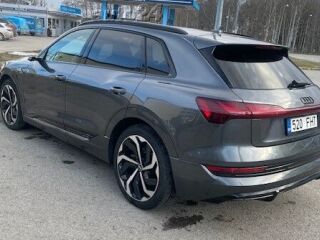 Audi e-tron 55 S-Line 158KW 300kW