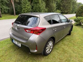 Toyota Auris 1.6 97kW