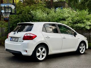 Toyota Auris Facelift Hybrid 1.8 73kW