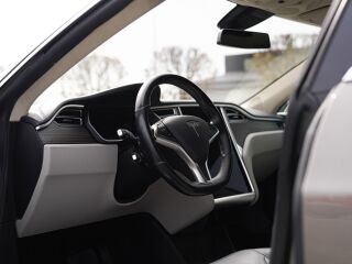 Tesla Model S 85D 384KW 158kW