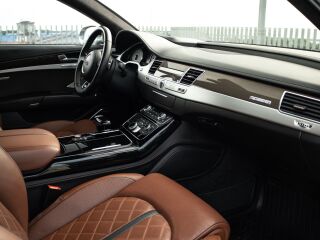 Audi S8 Plus 4.0 523кВ