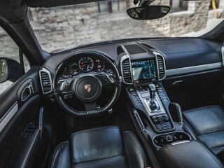 Porsche Cayenne Turbo 4.8 V8 368кВ