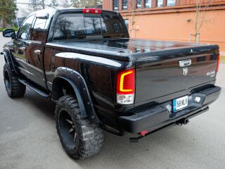 Dodge RAM 1500 4x4 Laramie 5.7 V8 HEMI 257кВ