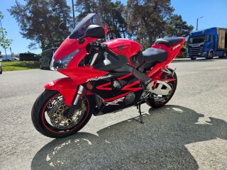 Honda CBR 900 RR FireBlade R4 111kW