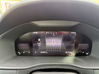 Skoda Karoq Ambition FL 1.5 TSI 110кВ