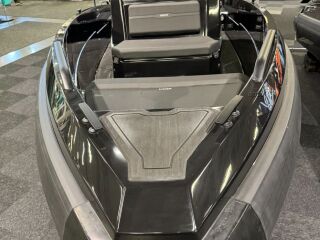 IRON 647 Mercury 150 EFI - 200 V6