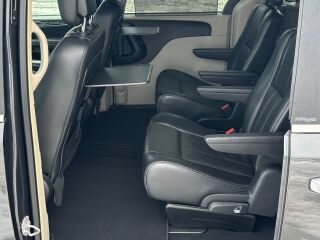 Lancia Voyager STOW&GO Exclusive Edition 2.8 CRD 120kW