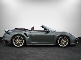 Porsche 911 Turbo S Cabriolet 3.7 478kW