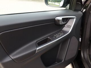Volvo XC60 AWD 2.4 R5 120кВ