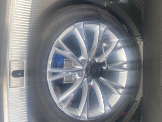 Audi A8 Long 4.2 V8 FSI 273кВ