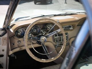 Ford Thunderbird 6.4 V8 221kW