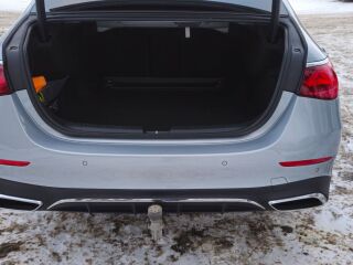 Mercedes-Benz E 220 AMG 2.0 145kW